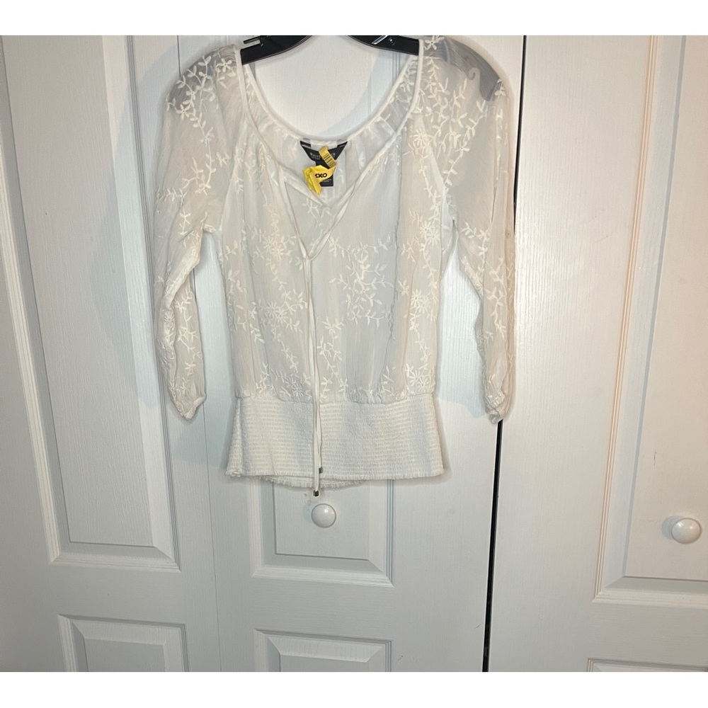 Elegant White Lace Women's Top - Picture 2 of 8